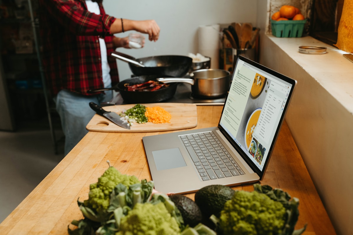 Nutritionist consulting with client about balanced diet